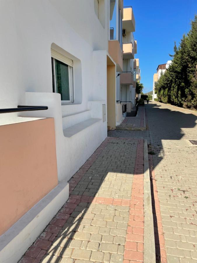 Joli Appartement Balneaire Avec Piscine Tangier Bagian luar foto